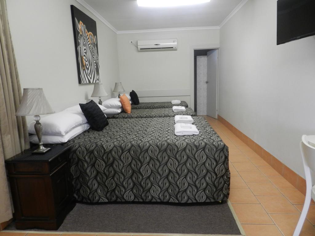 Golden Palms Motor Inn Bundaberg Zewnętrze zdjęcie