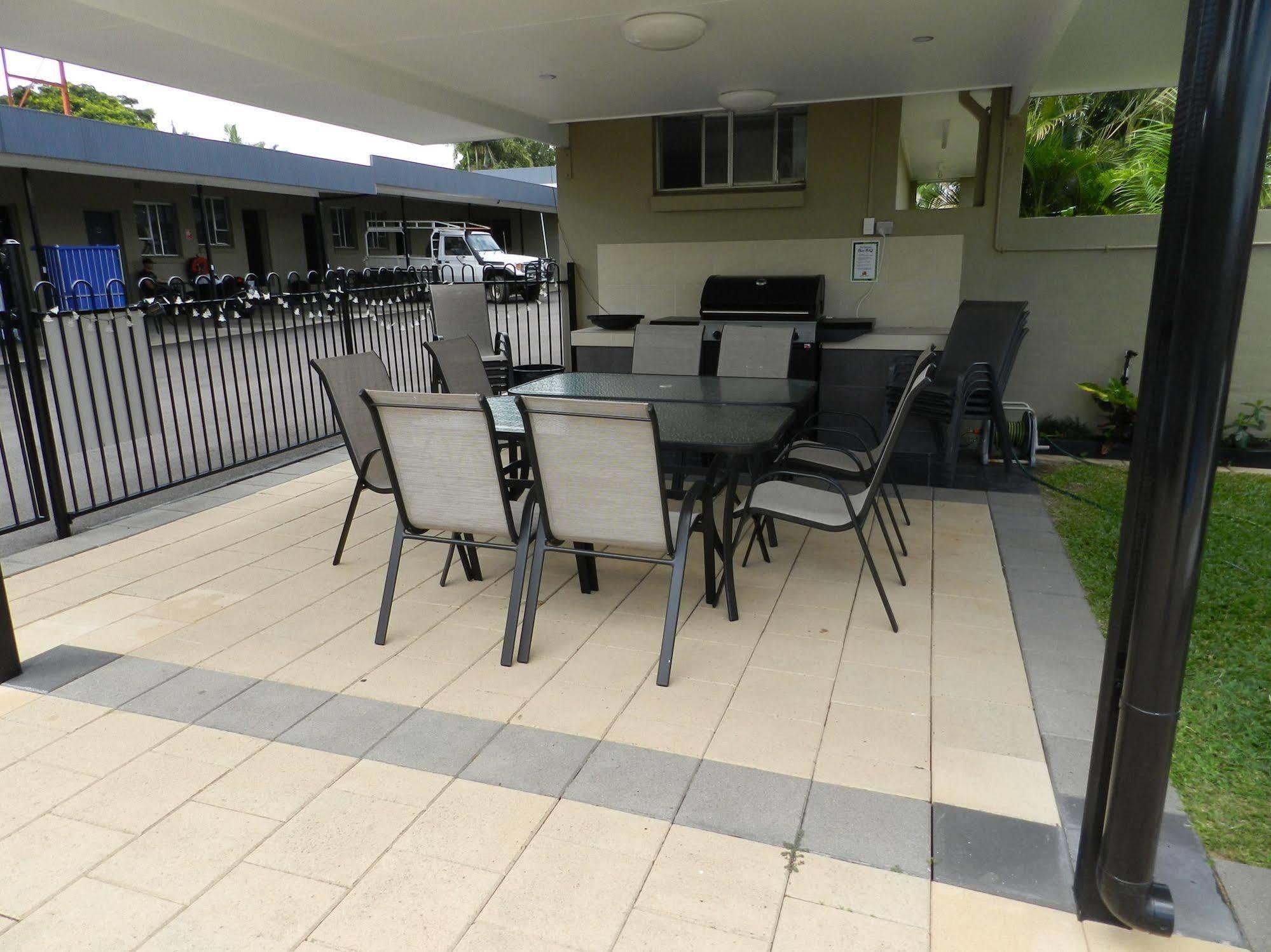Golden Palms Motor Inn Bundaberg Zewnętrze zdjęcie