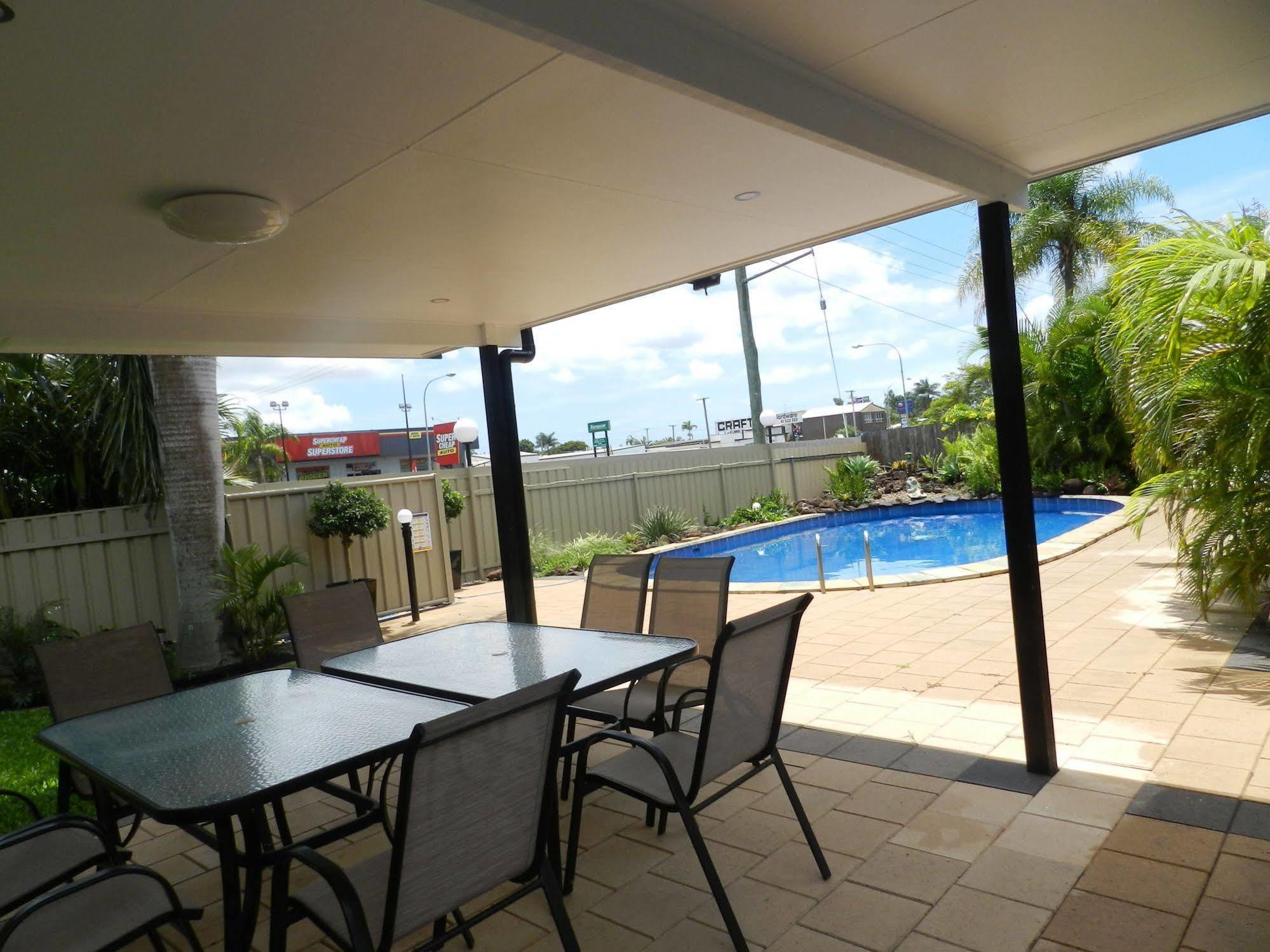 Golden Palms Motor Inn Bundaberg Zewnętrze zdjęcie