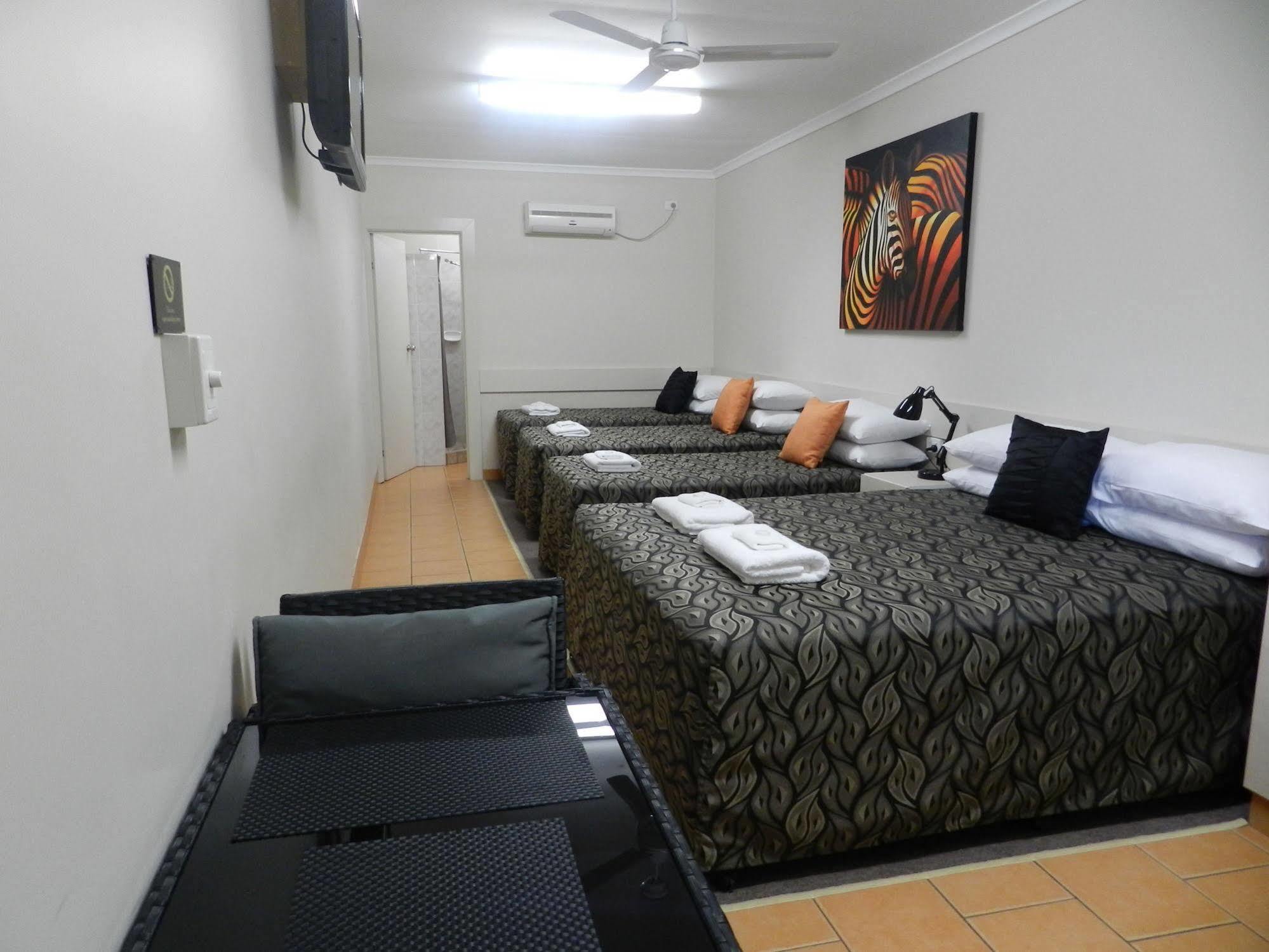 Golden Palms Motor Inn Bundaberg Zewnętrze zdjęcie