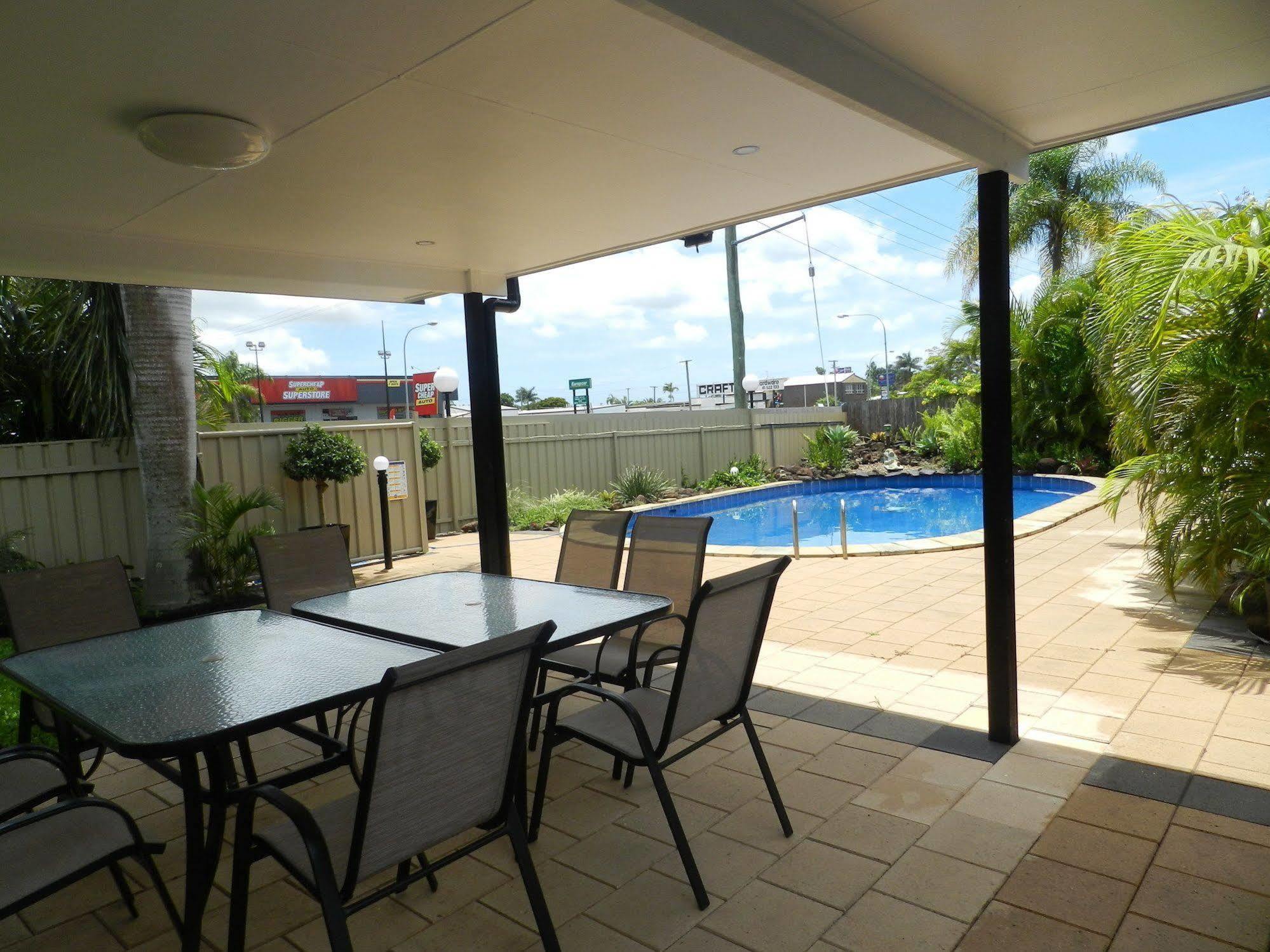 Golden Palms Motor Inn Bundaberg Zewnętrze zdjęcie